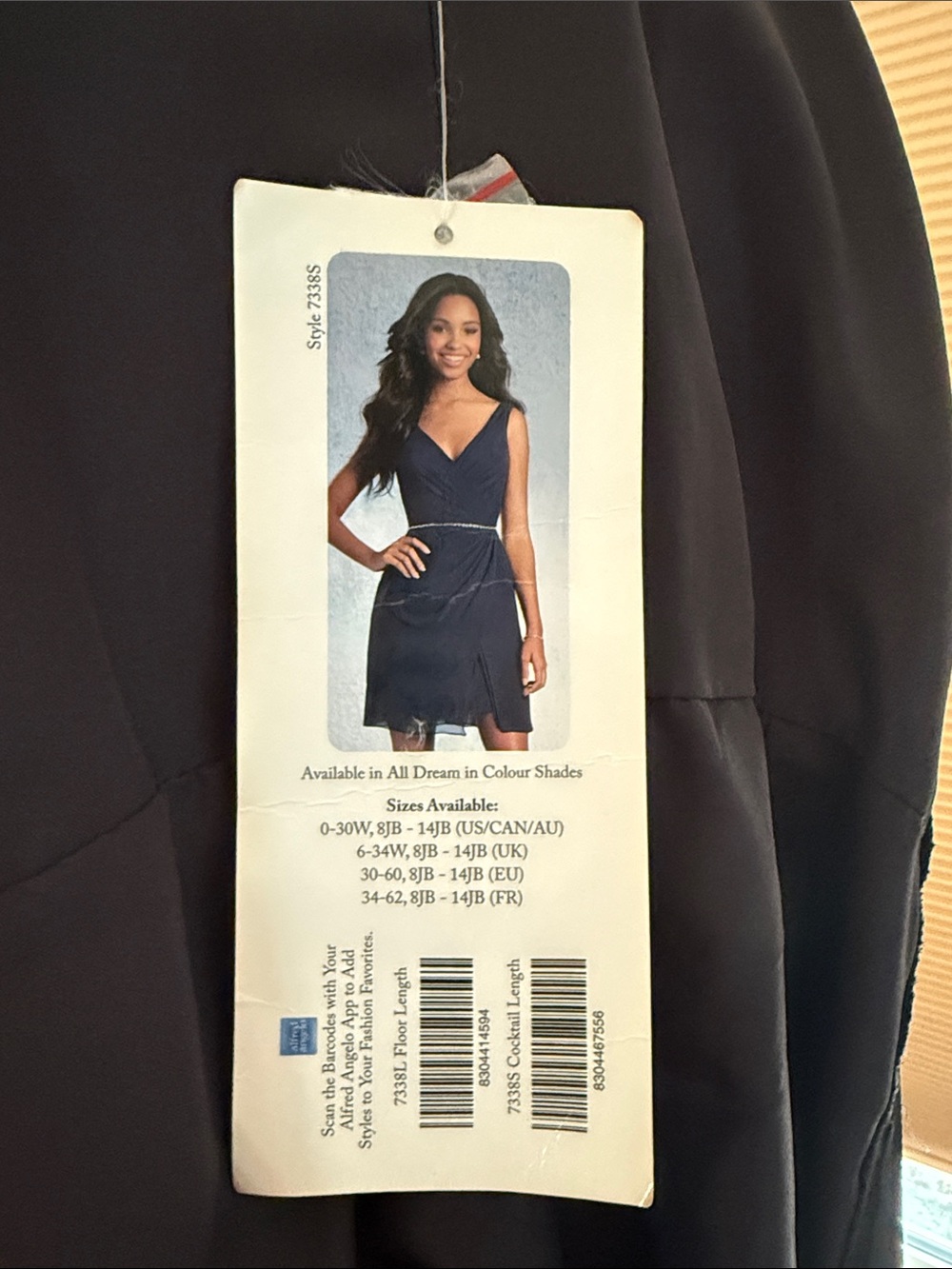 Elegant Black V-Neck Sleeveless Dress with Beaded Waist - Picture 7 of 9